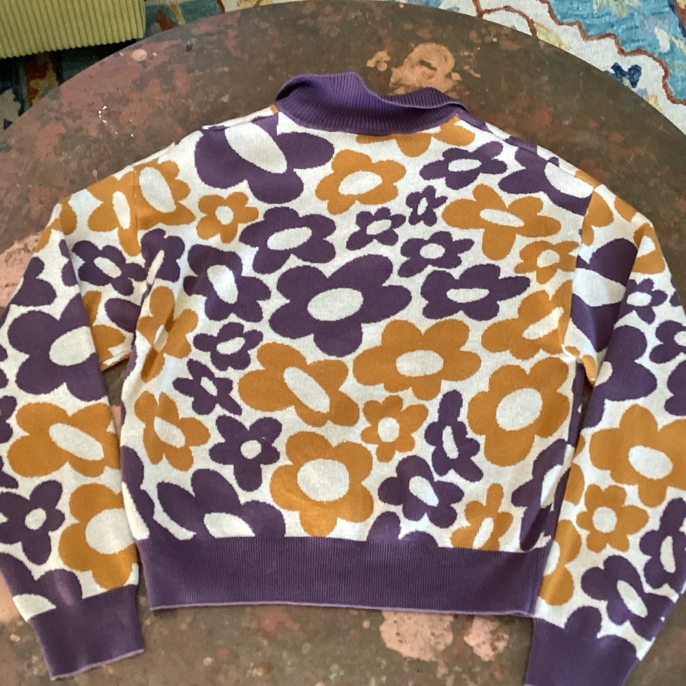 ALab Women’s Sweater - Picture 3 of 4